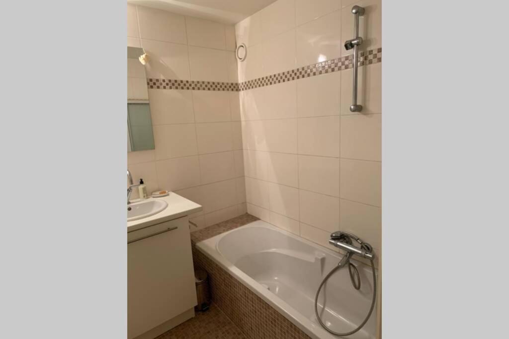 Two Bedroom Apartment - 50 Meters From Beach And Kyc Koksijde Exteriér fotografie